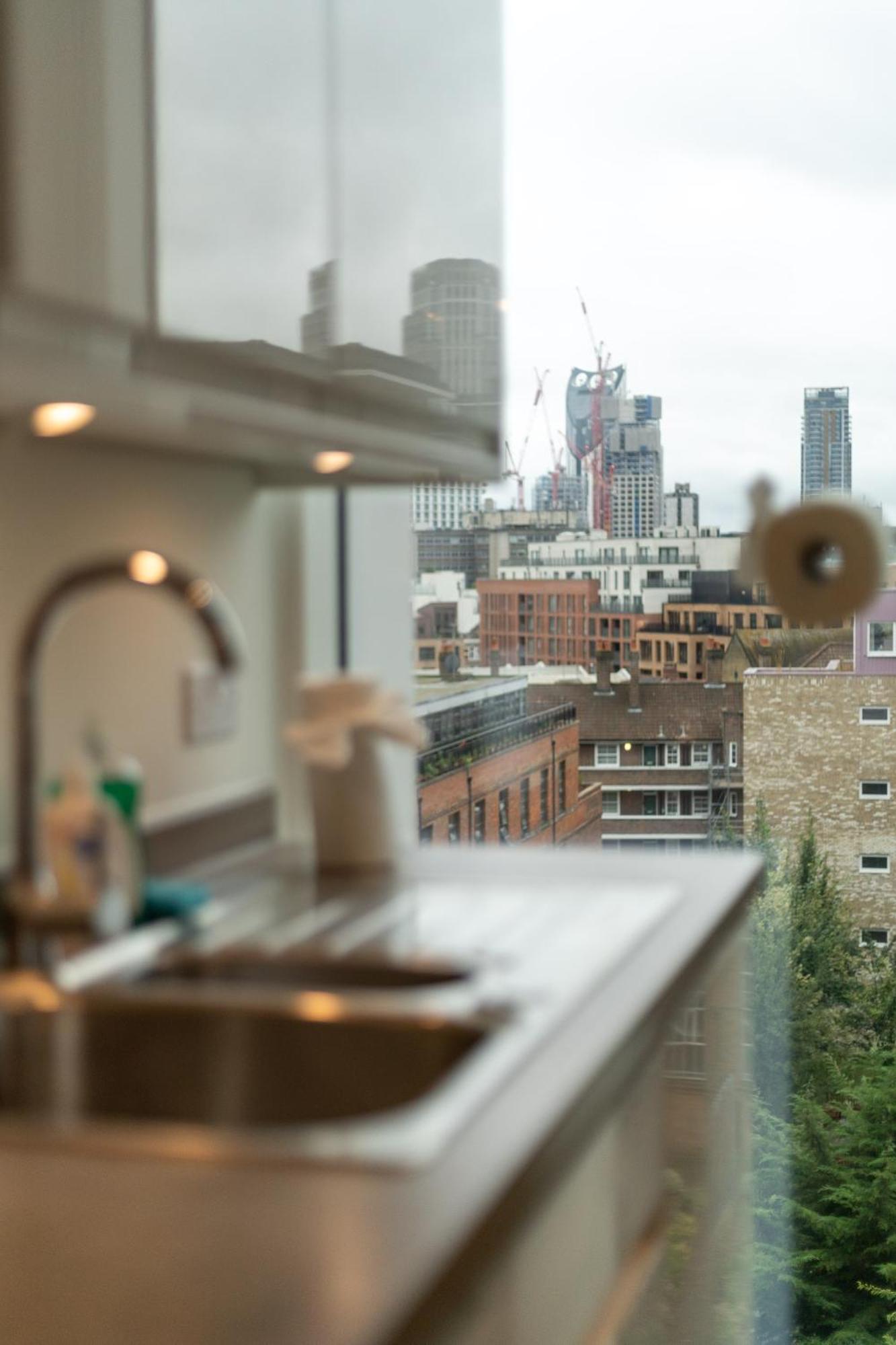 Chic & Stylish 2-bed In The Heart Of Appartamento Londra
